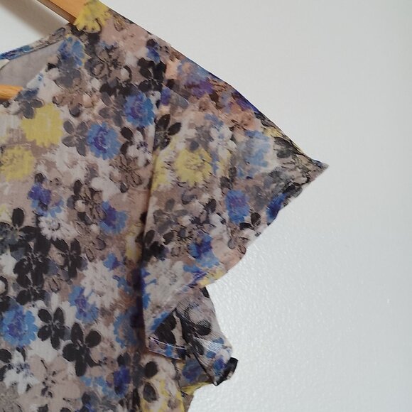 Lucky Brand Blouse, Floral Print, Ruffle Cap Sleeves, High-Low Hemline, Sz. S - Picture 4 of 9